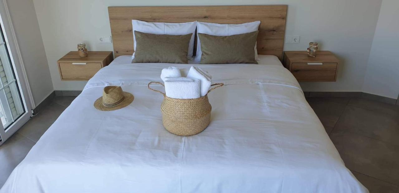 Villa Eleni Greece - Wonderful Sea View Studios Nea Roda Ngoại thất bức ảnh