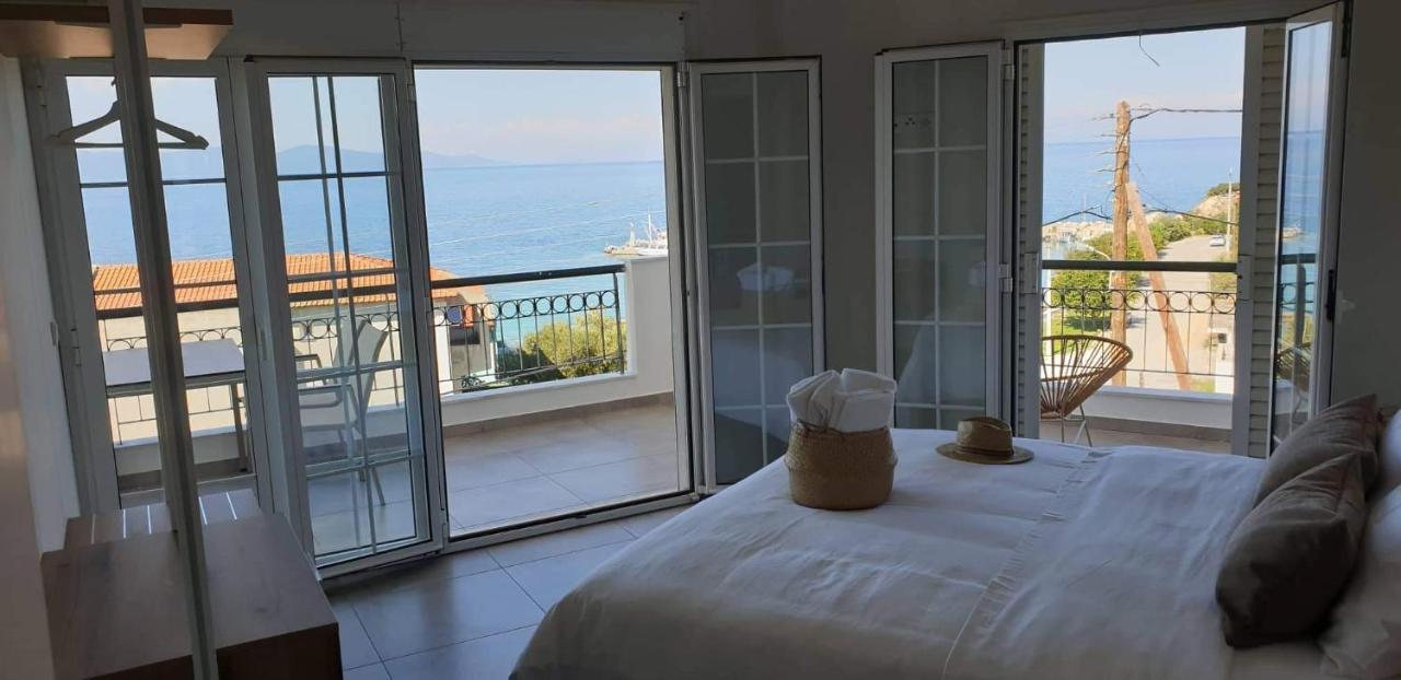 Villa Eleni Greece - Wonderful Sea View Studios Nea Roda Ngoại thất bức ảnh