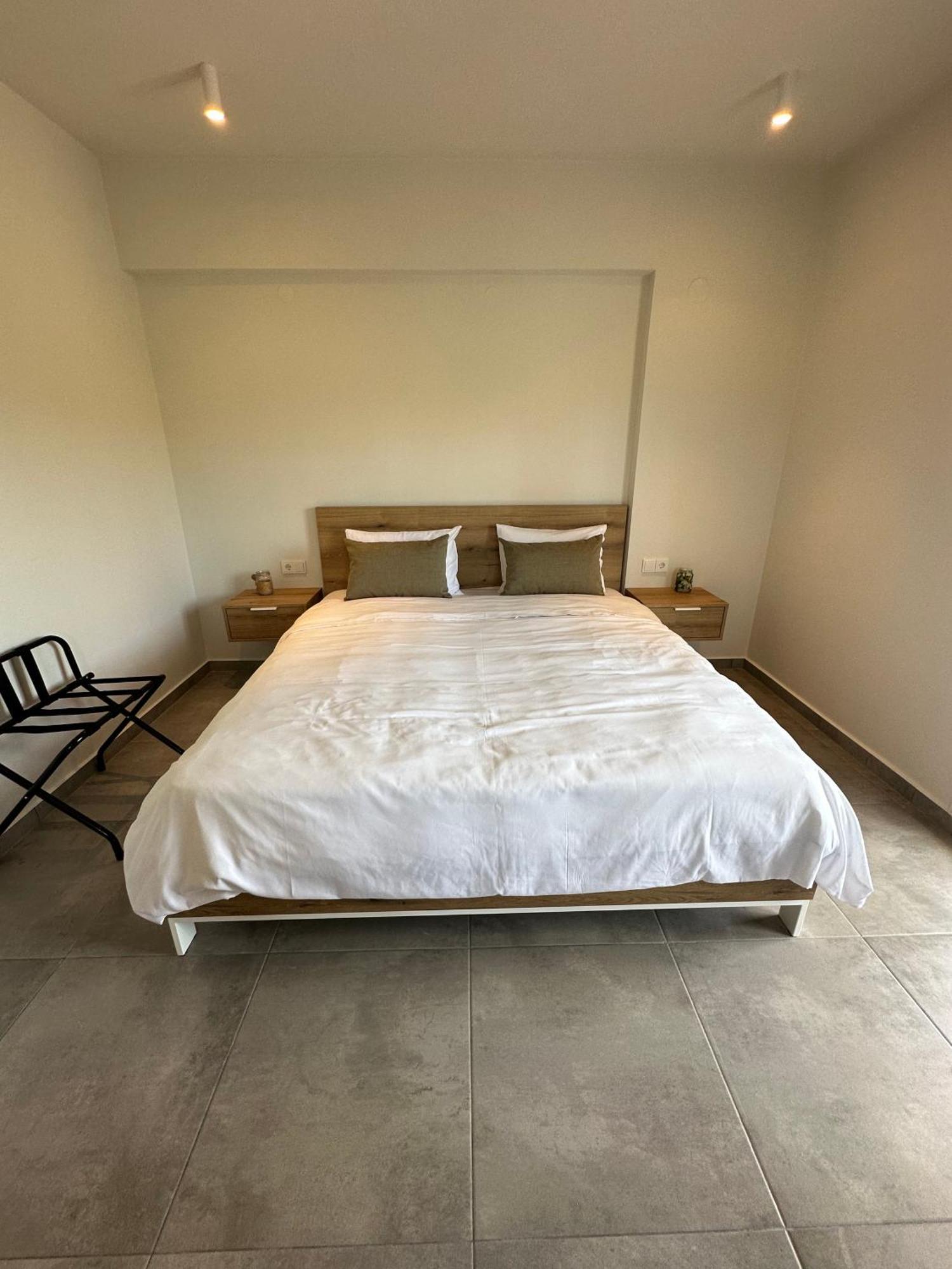 Villa Eleni Greece - Wonderful Sea View Studios Nea Roda Ngoại thất bức ảnh