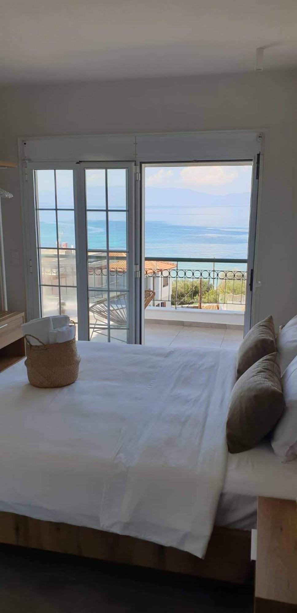 Villa Eleni Greece - Wonderful Sea View Studios Nea Roda Ngoại thất bức ảnh